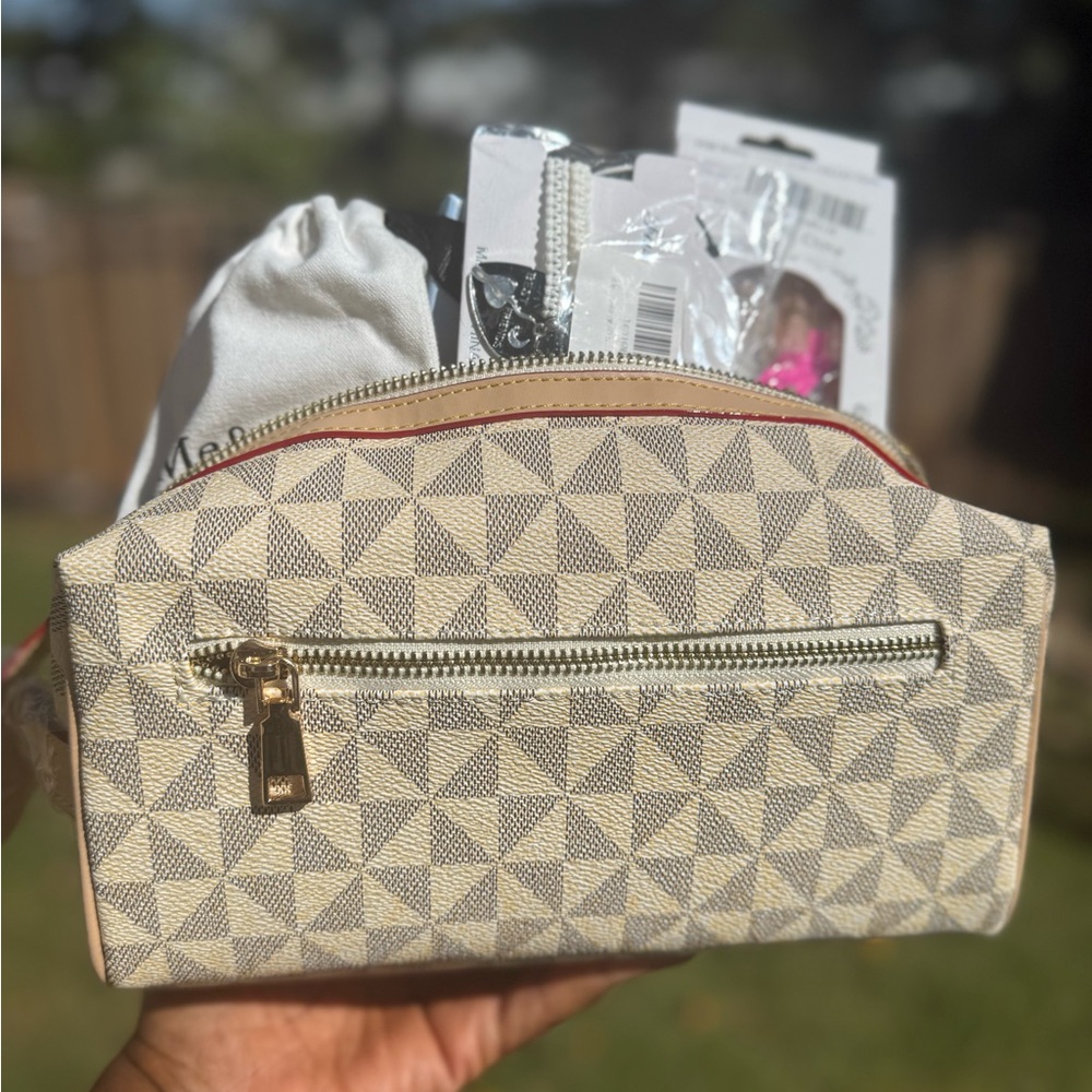 Mystery Jewelry Bag with Brand New & Secondhand Jewelry Pieces. No Broken Pieces